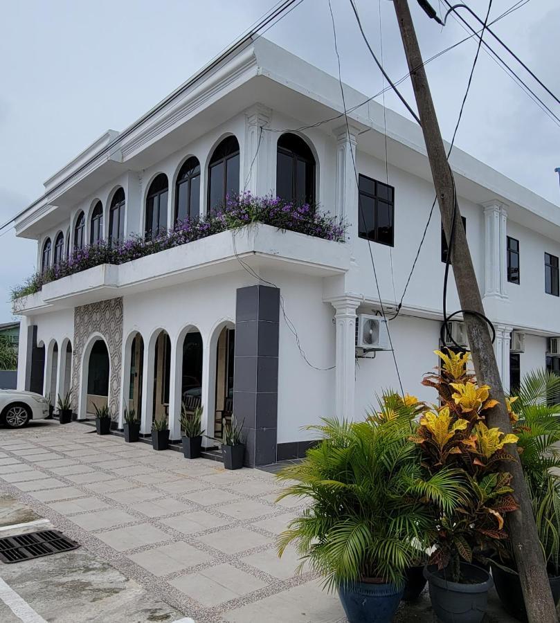 Hotel Shafura 3 Chukai Bagian luar foto