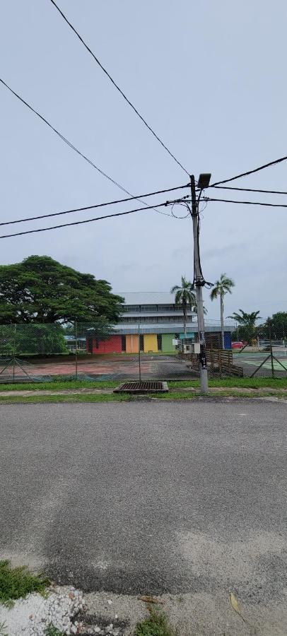 Hotel Shafura 3 Chukai Bagian luar foto